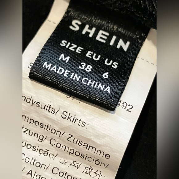 Shein woman size medium US 6 mini gathered at side skirt - Picture 2 of 6
